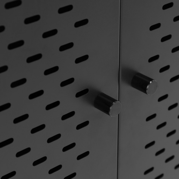 Newcastle Cabinet, Black